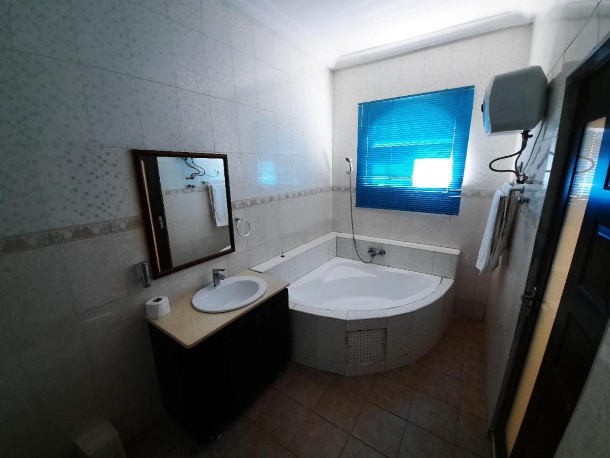 Afri-Royal Hotel Accra Luaran gambar