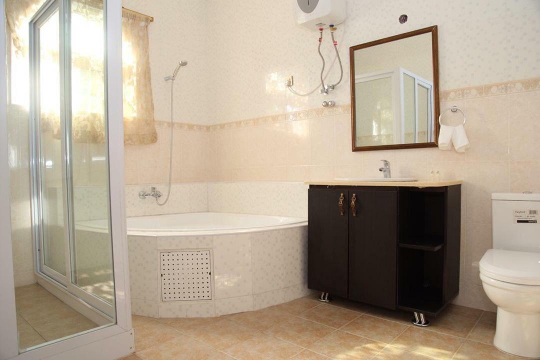 Afri-Royal Hotel Accra Luaran gambar